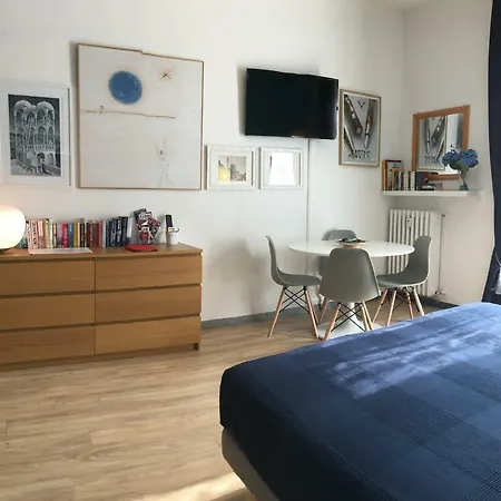 Appartamento Blu A Milano Zona Ripamonti Vicino Allo Ieo Exterior photo